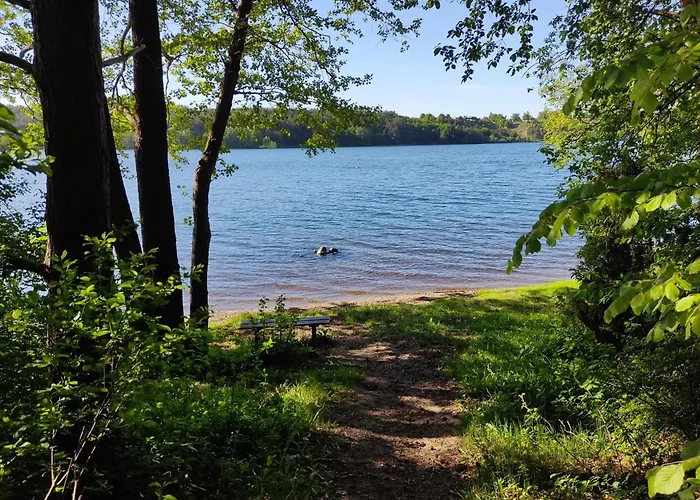 Pod Leszczyna Na Kaszubach *